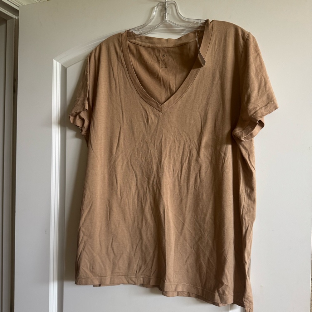 Lou & Grey Supima Cotton V-Neck Tee in Taupe L NWT